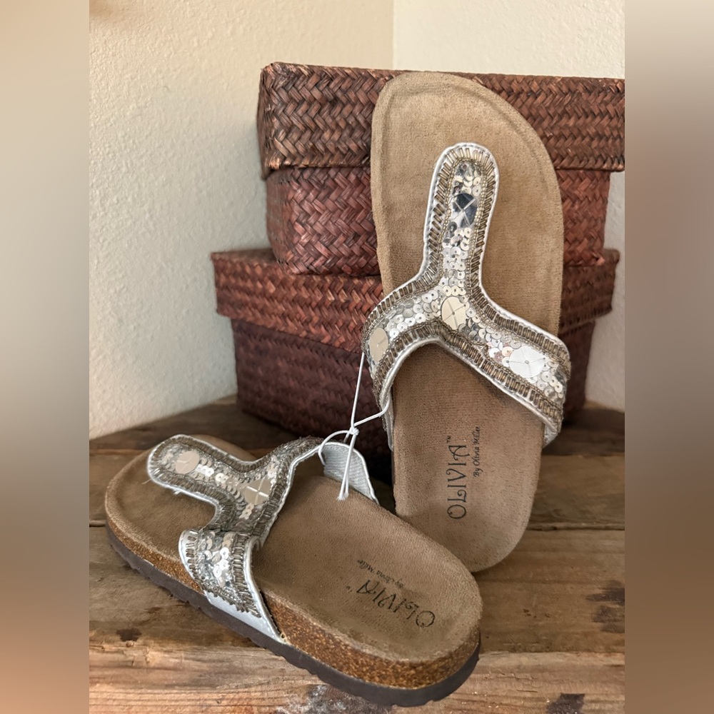 Olivia Miller NWOT Glam Molded Thong Glitter Women’s Sandals 7